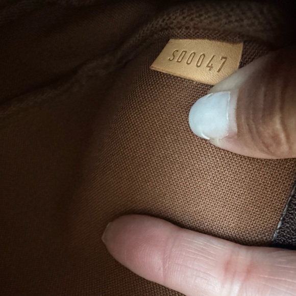 Louis Vuitton Monogram Shoulder Bag - Picture 6 of 12